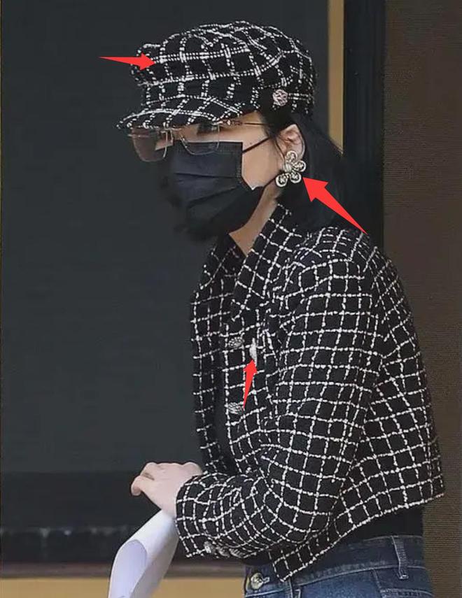 曝光穿高定戴天价耳环换豪车取现金开元棋牌app杨兰兰澳洲最新照片(图4)