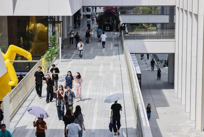 地深圳湾万象城如何重塑湾区封面?ky开元棋牌从商业顶流到艺文高(图4) 地深圳湾万象城如何重塑湾区封面?ky开元棋牌从商业顶流到艺文高(图4)