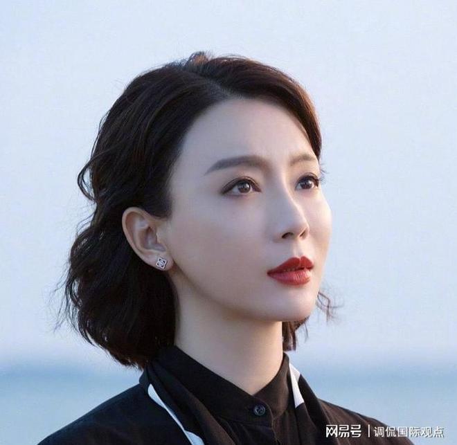 今变了样貌的陈数体会到了婚姻的冷暖开元棋牌试玩嫁给二婚丈夫14年后如(图14)